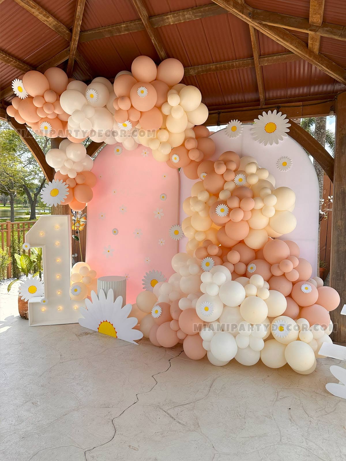 Daisy Theme Party Backdrop in Miami for Birthdays image 1