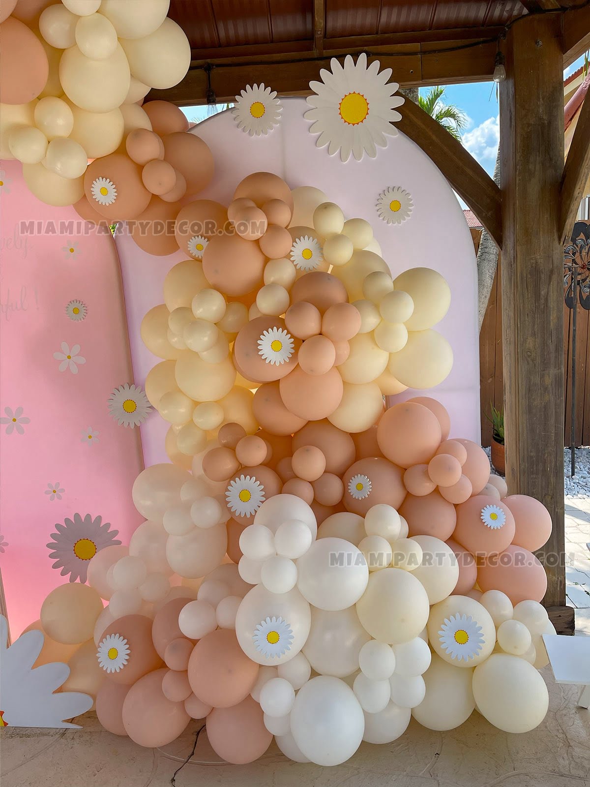 Daisy Theme Party Backdrop in Miami for Birthdays image 3