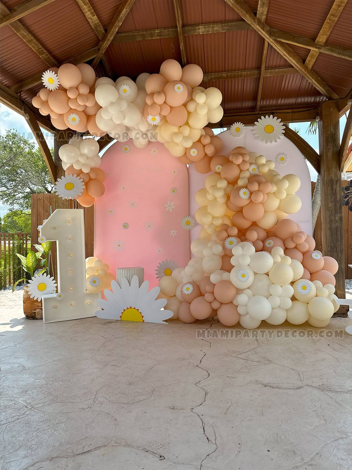 Daisy Theme Party Backdrop in Miami for Birthdays image 5