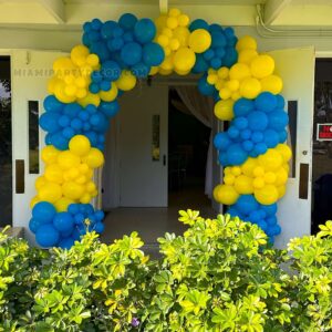 Organic Balloon Arch in Miami for Grand Entrances image 1